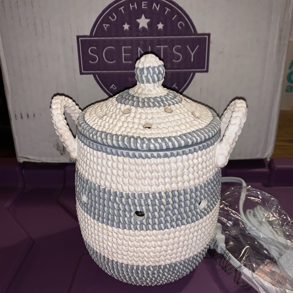 Scentsy Sweetgrass Basket Warmer